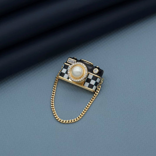 Luxury Pearl Chain Brooch in Gold & Black