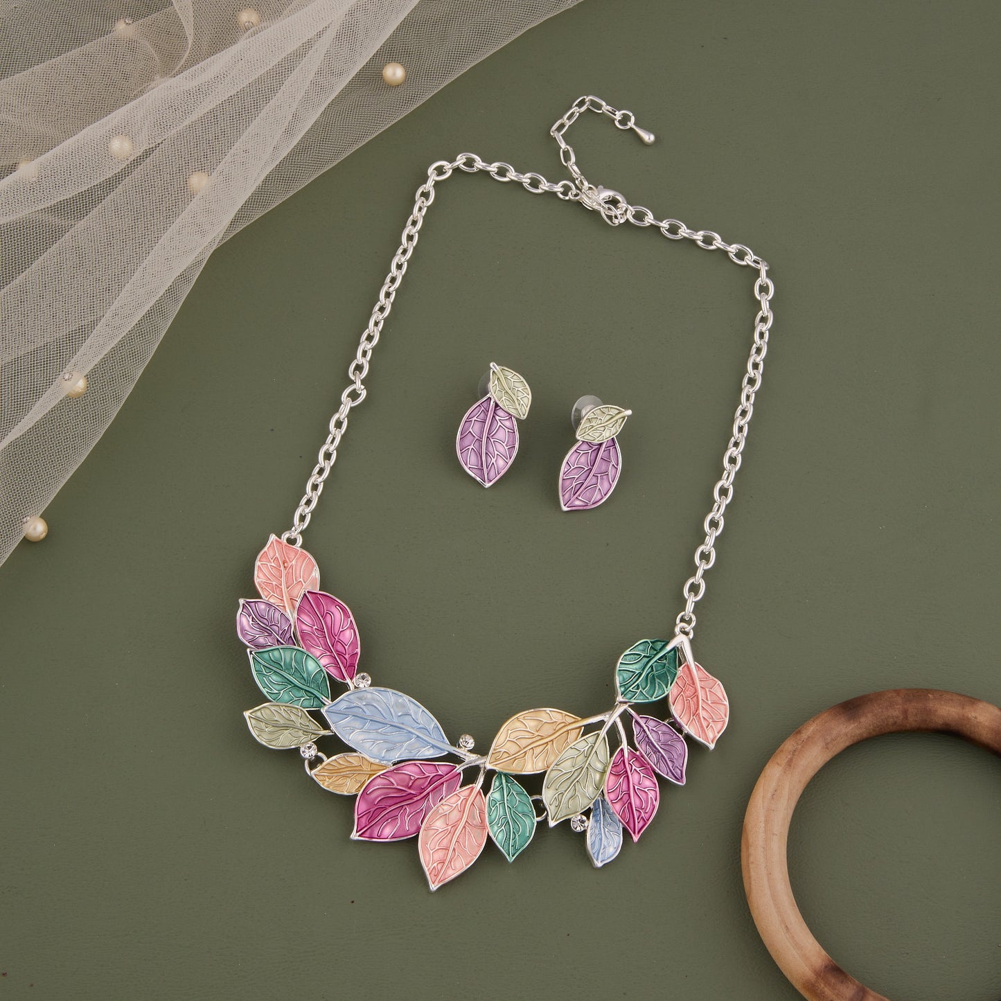 Vibrant Multicolor Leaf Necklace Set with Silver Chain