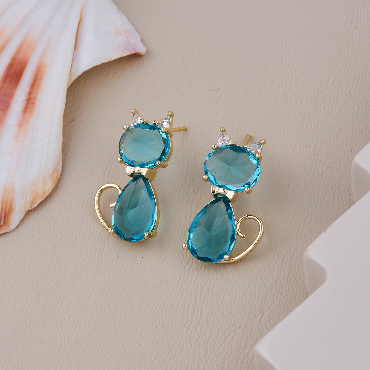 Cute blue gemstone cat-shaped earrings