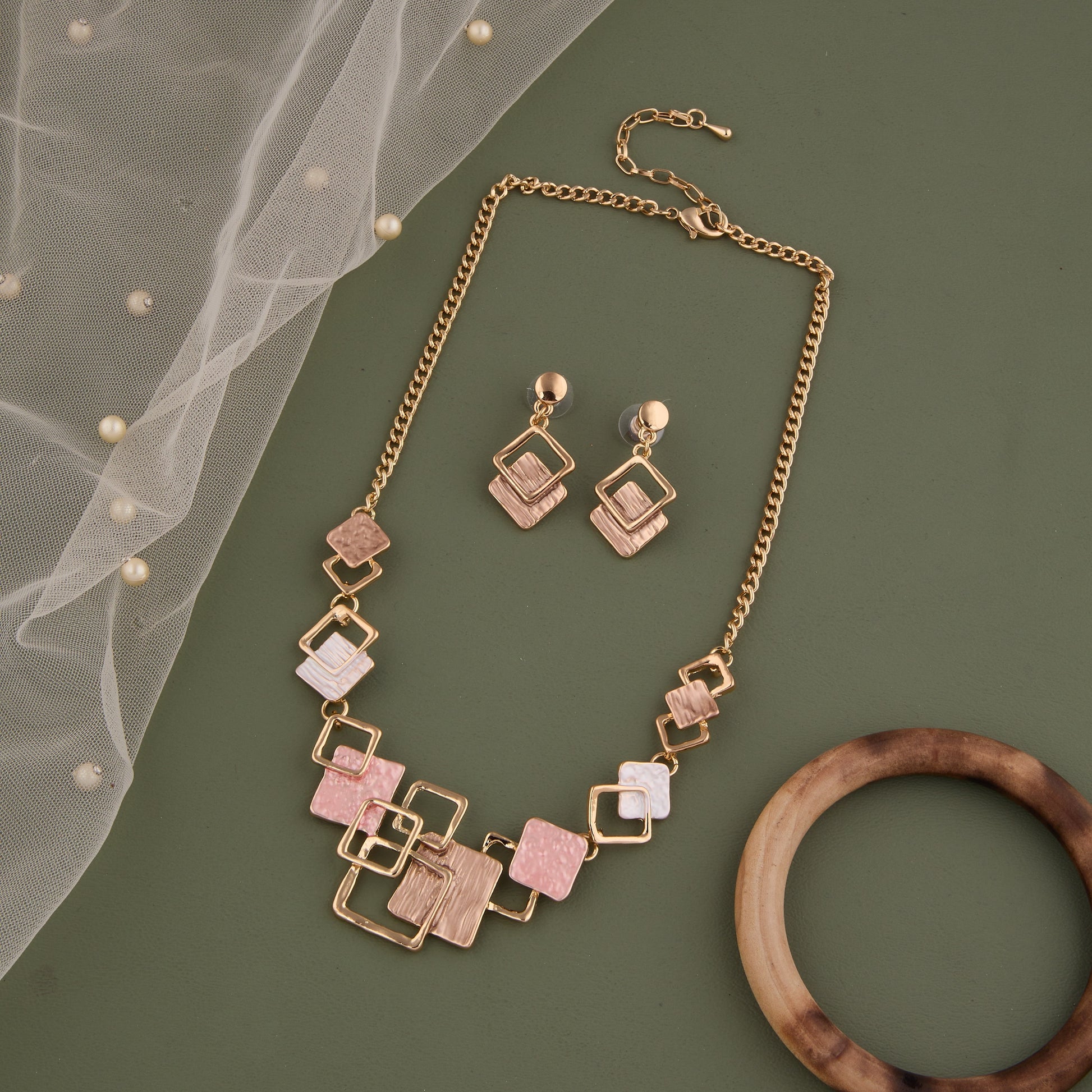 Elegant Necklace Earrings Set Intricate Fashion Accessories – GC