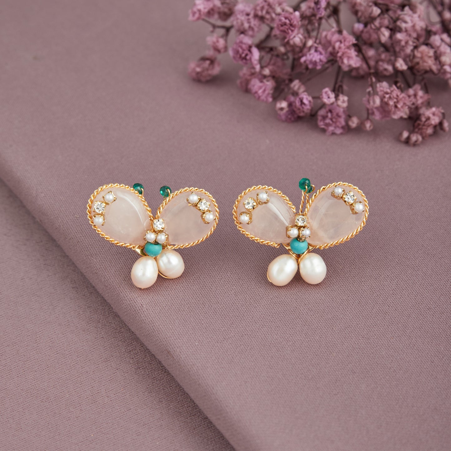 Pearl & Floral Earrings Elegant Nature-Inspired Jewelry