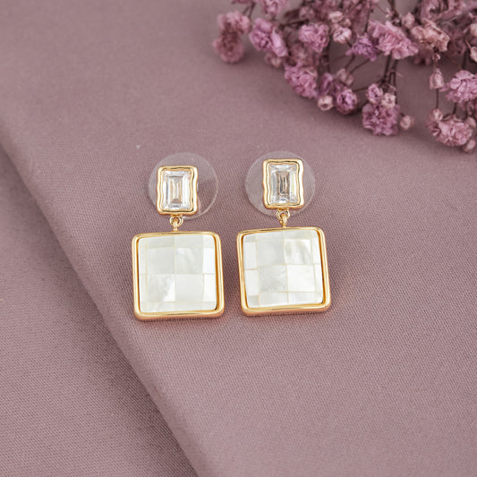 Stylish Earrings with Gemstone and Floral Motifs