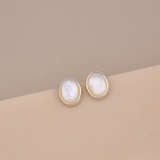 Classic Oval Pearl-Effect Stud Earrings