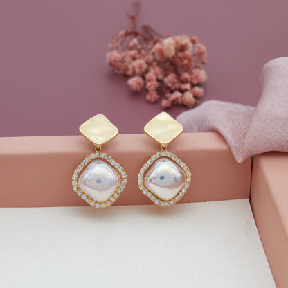 Elegant Fashion Earrings with Stylish Design