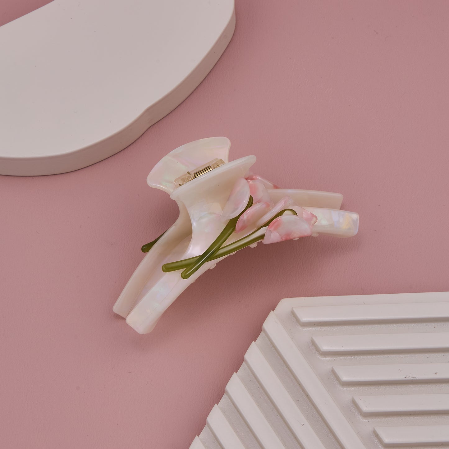 Elegant Lily Design Pearl White Hair Claw Clip