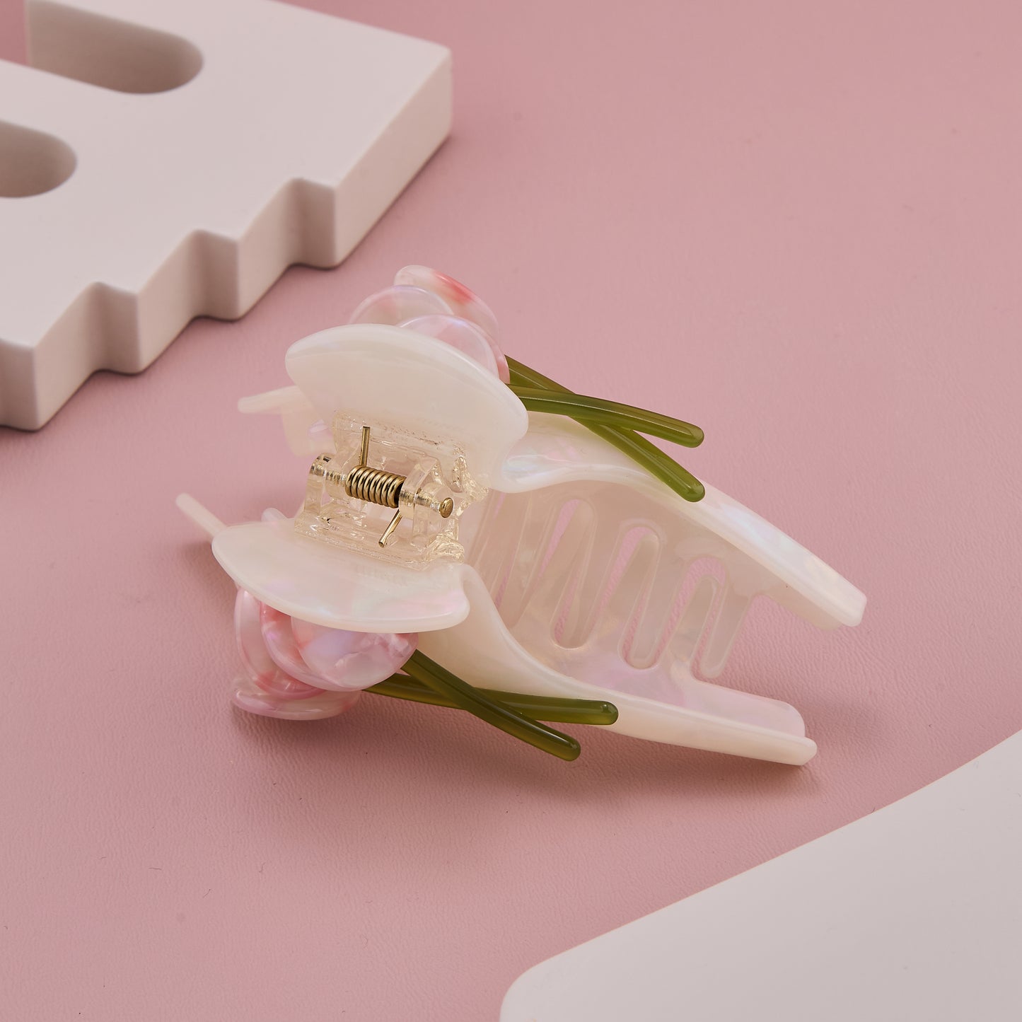 Elegant Lily Design Pearl White Hair Claw Clip