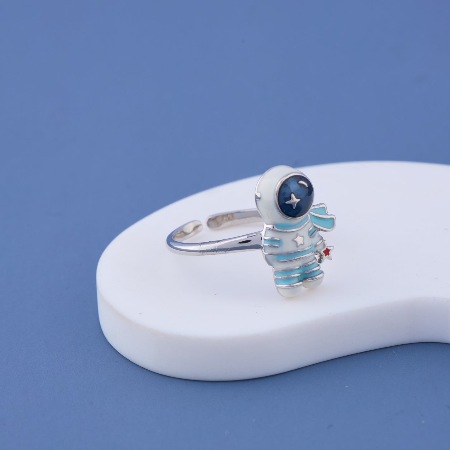 Silver-toned adjustable band