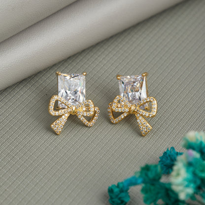 Radiant Gold Earrings with Sparkling Diamonds