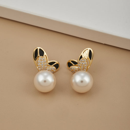 Elegant Pearl Earrings with Intricate Craftsmanship