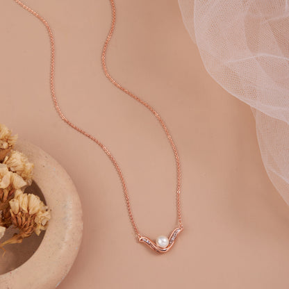 Elegant Rose Gold Pearl Pendant Necklace