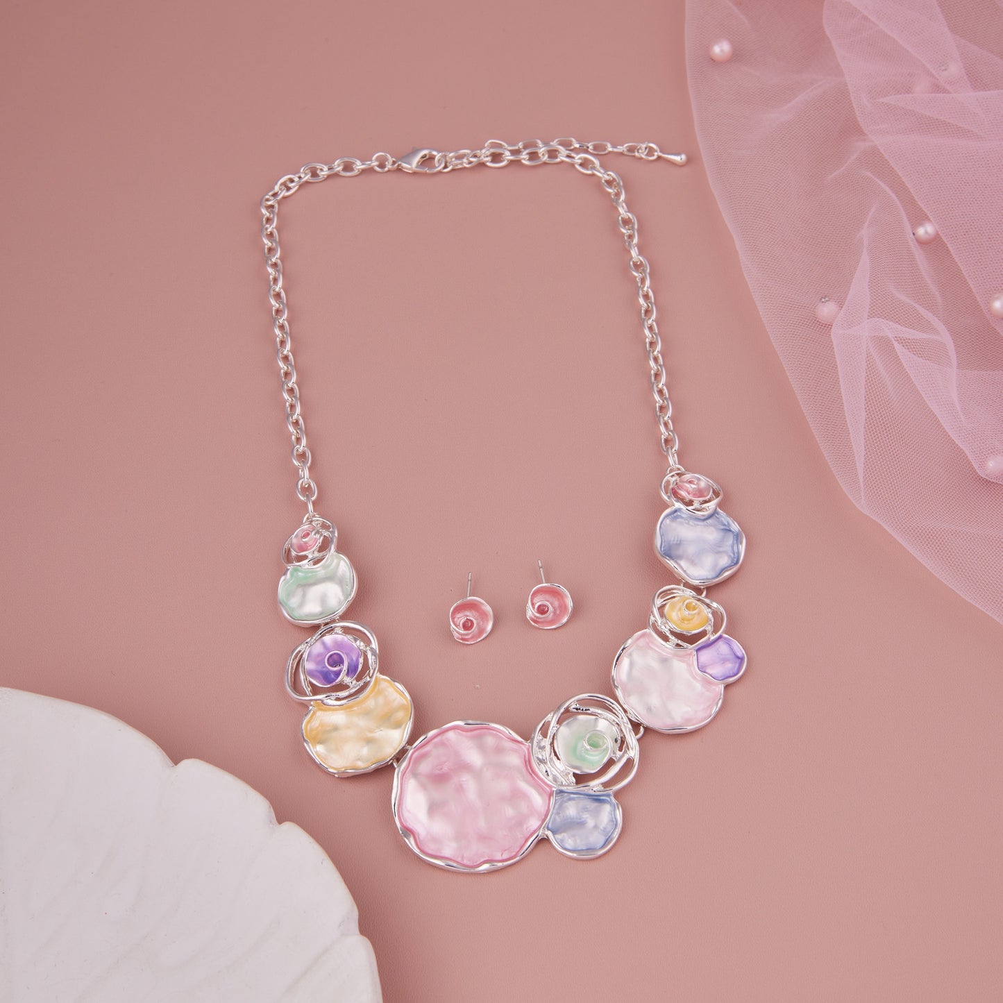 Elegant Floral Motif Necklace & Earrings Set – Fashion Accessory
