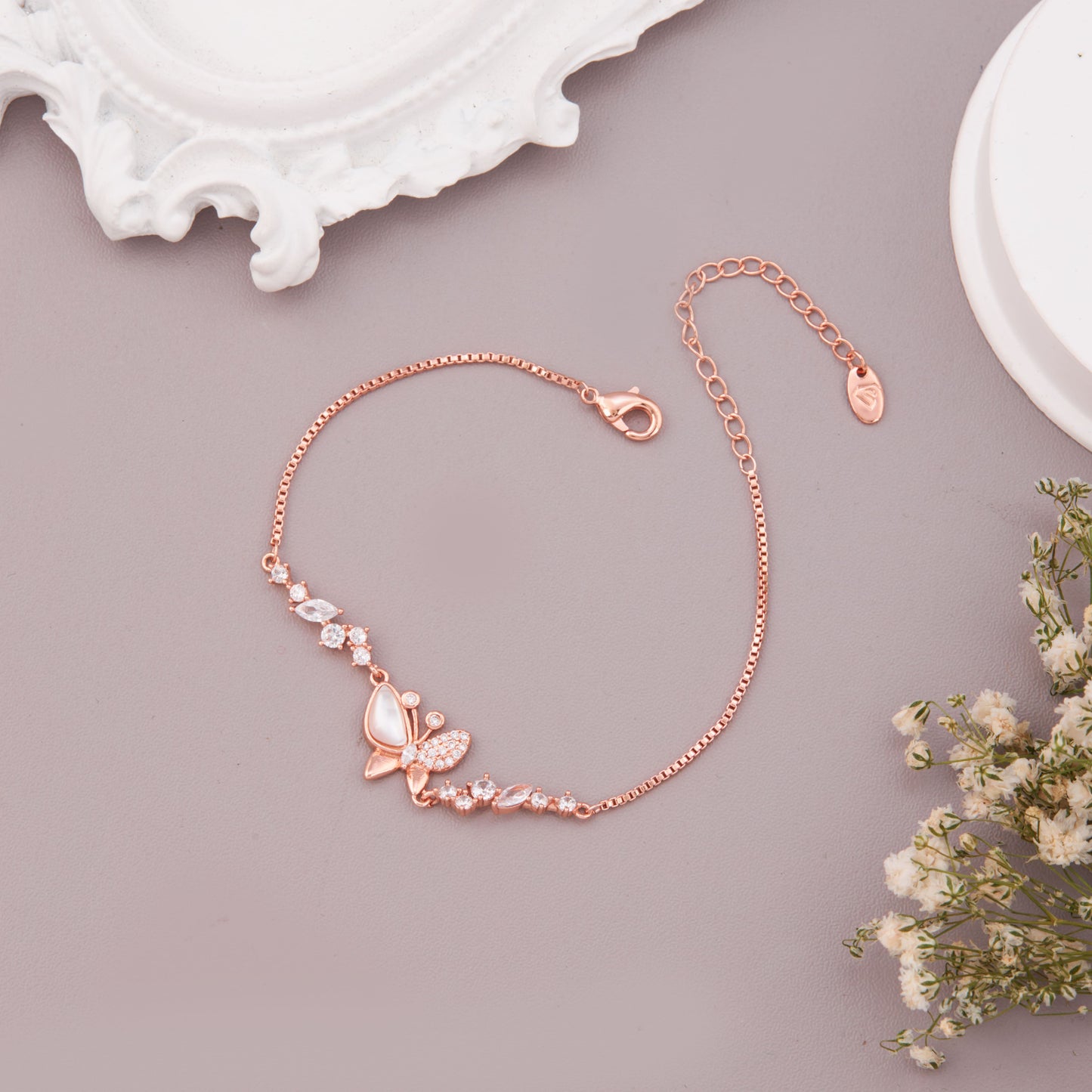 Elegant Gold Bracelet for Refined Style