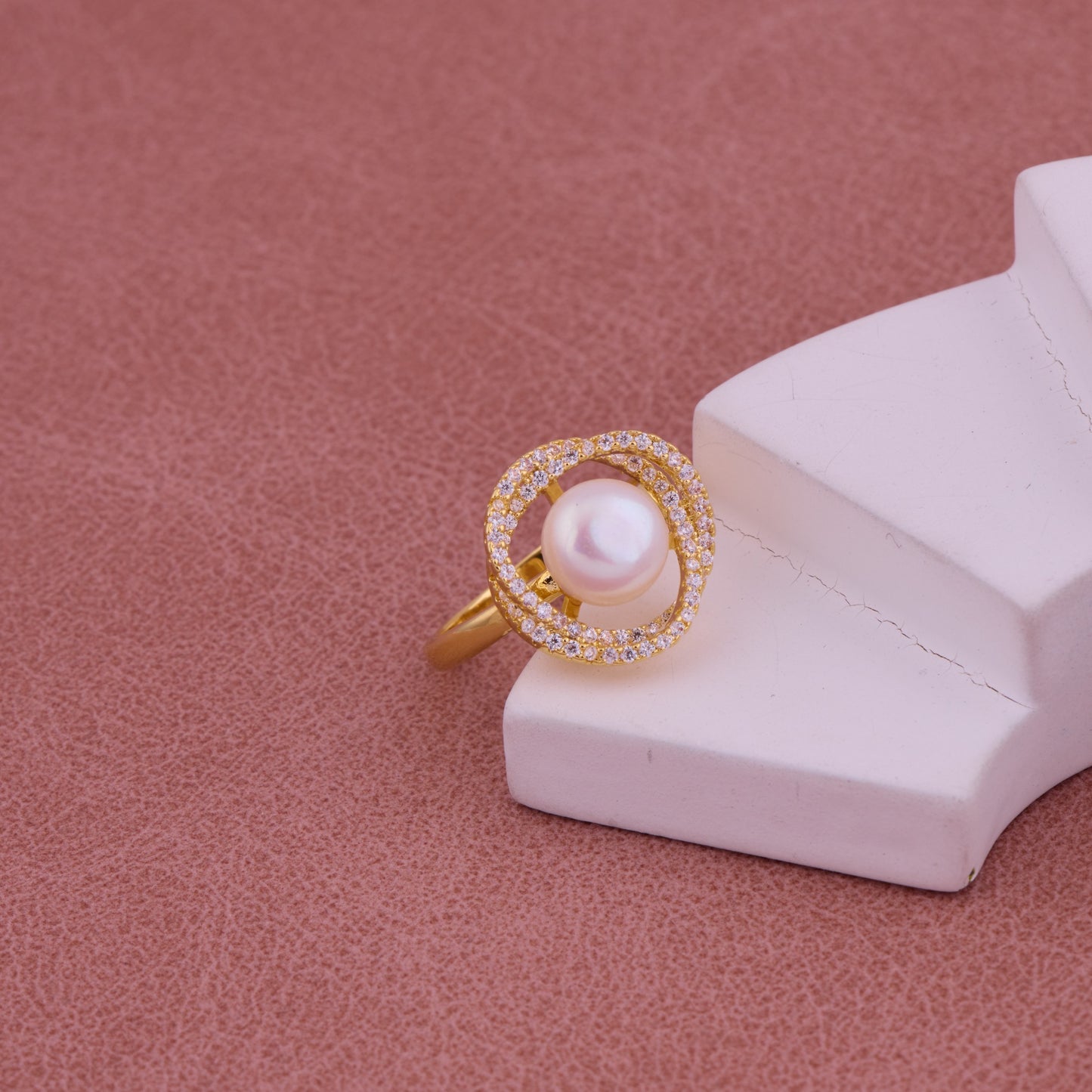 Golden Pearl Essence Ring