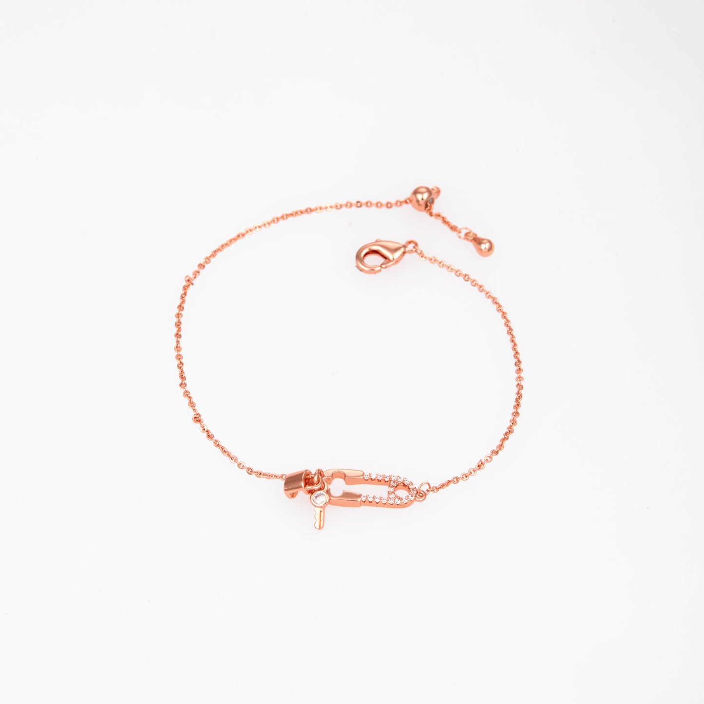 Intricate Gold Bracelet with Shiny Finish