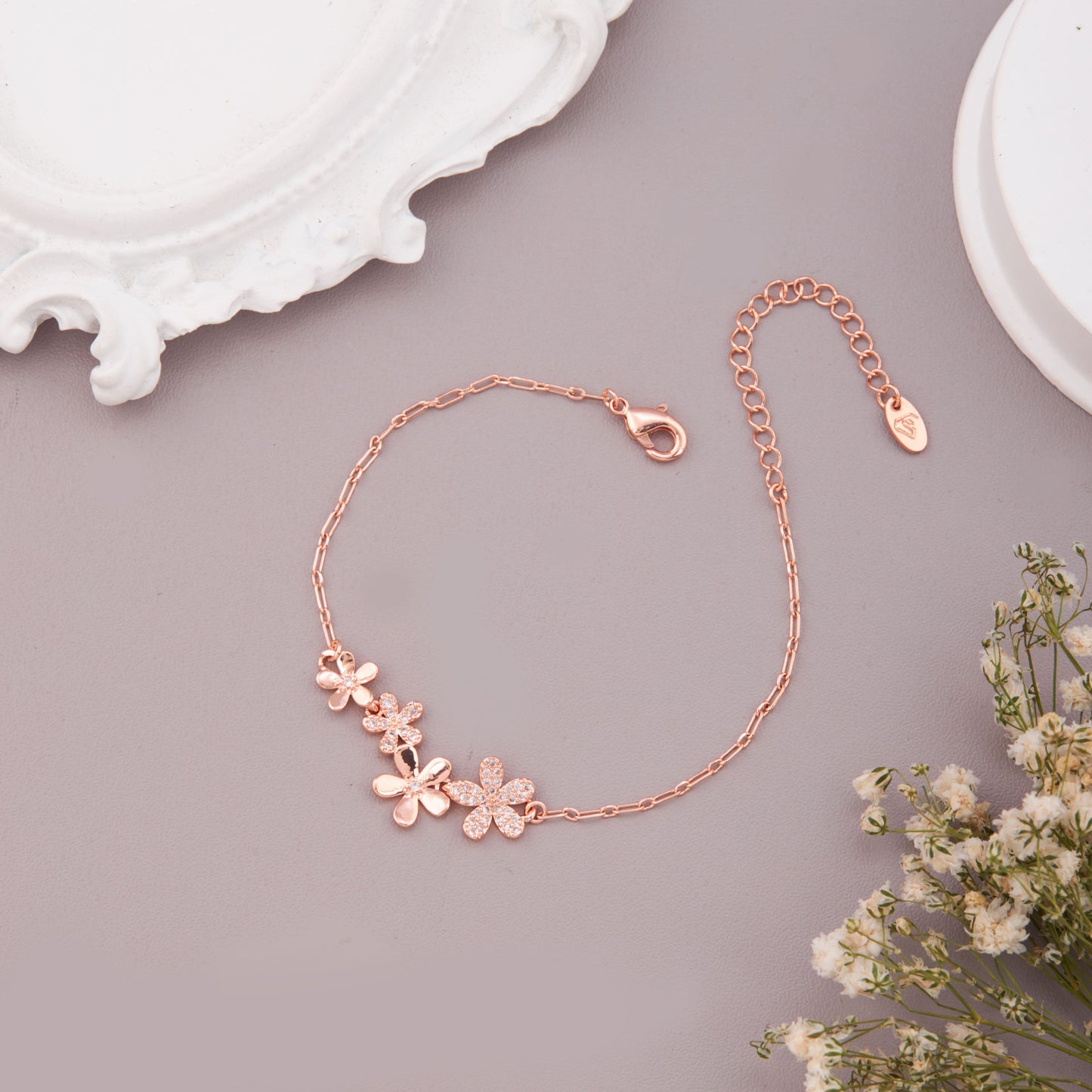 Shiny Gold Bracelet for Elegant Styling