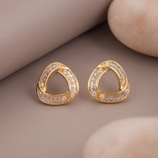 Gold Earrings with Sparkling Diamonds – A Touch of Elegance