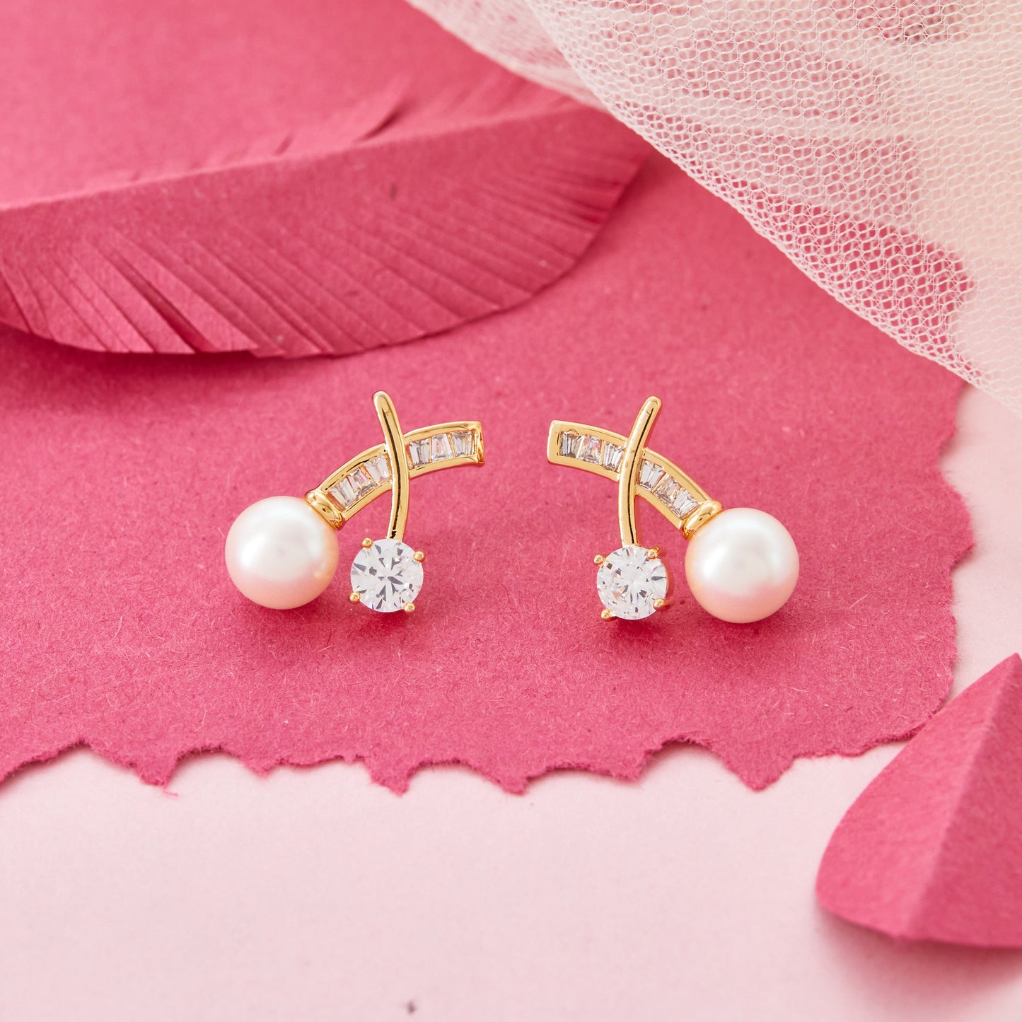Elegant Gold Earrings with Pearls and Diamonds