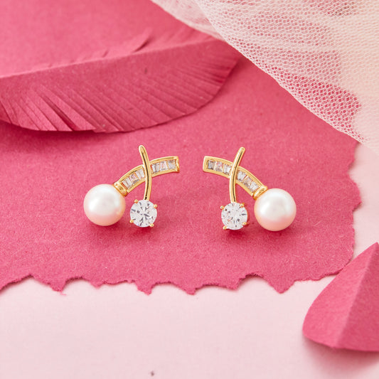 Elegant Gold Earrings with Pearls and Diamonds
