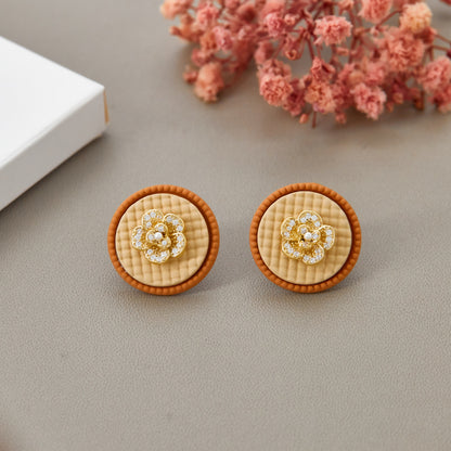 Elegant Floral Earrings with Delicate Detailing
