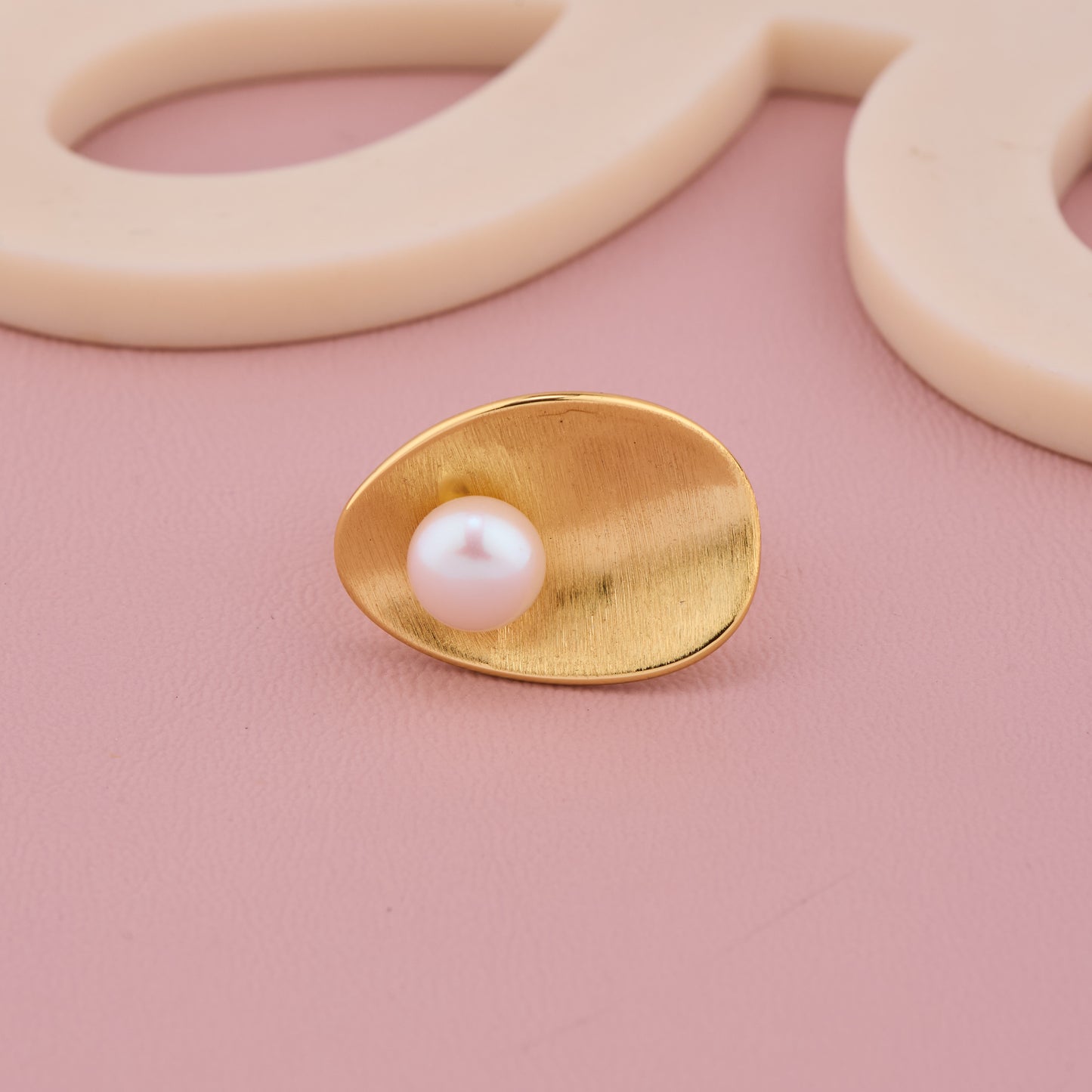 Modern Pearl Gold Ring