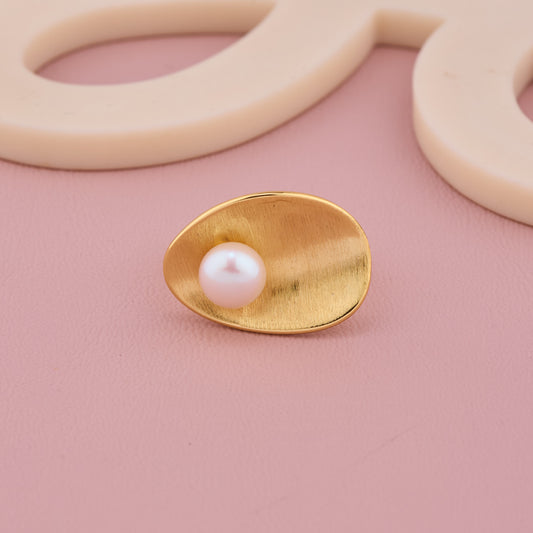 Modern Pearl Gold Ring