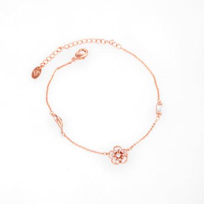 Gold Chain with Floral Pendant for Elegant Style