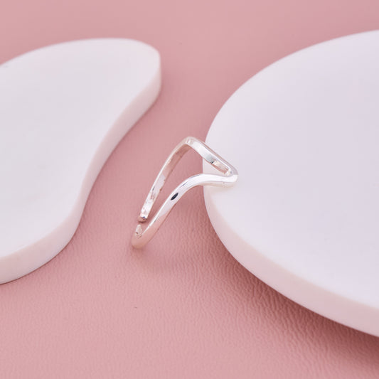 Minimalist Silver V-Shape Ring