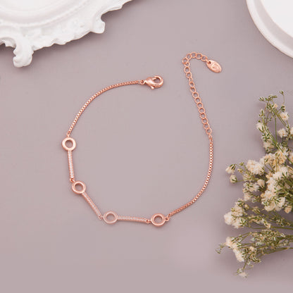 Elegant Bracelet with Fine Craftsmanship