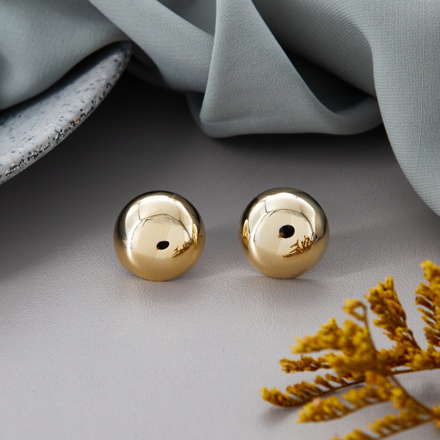 Elegant Shiny Gold Earrings
