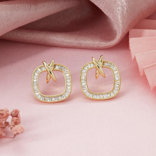 Elegant Gold Earrings with Diamonds Luxury & Craftsmanship