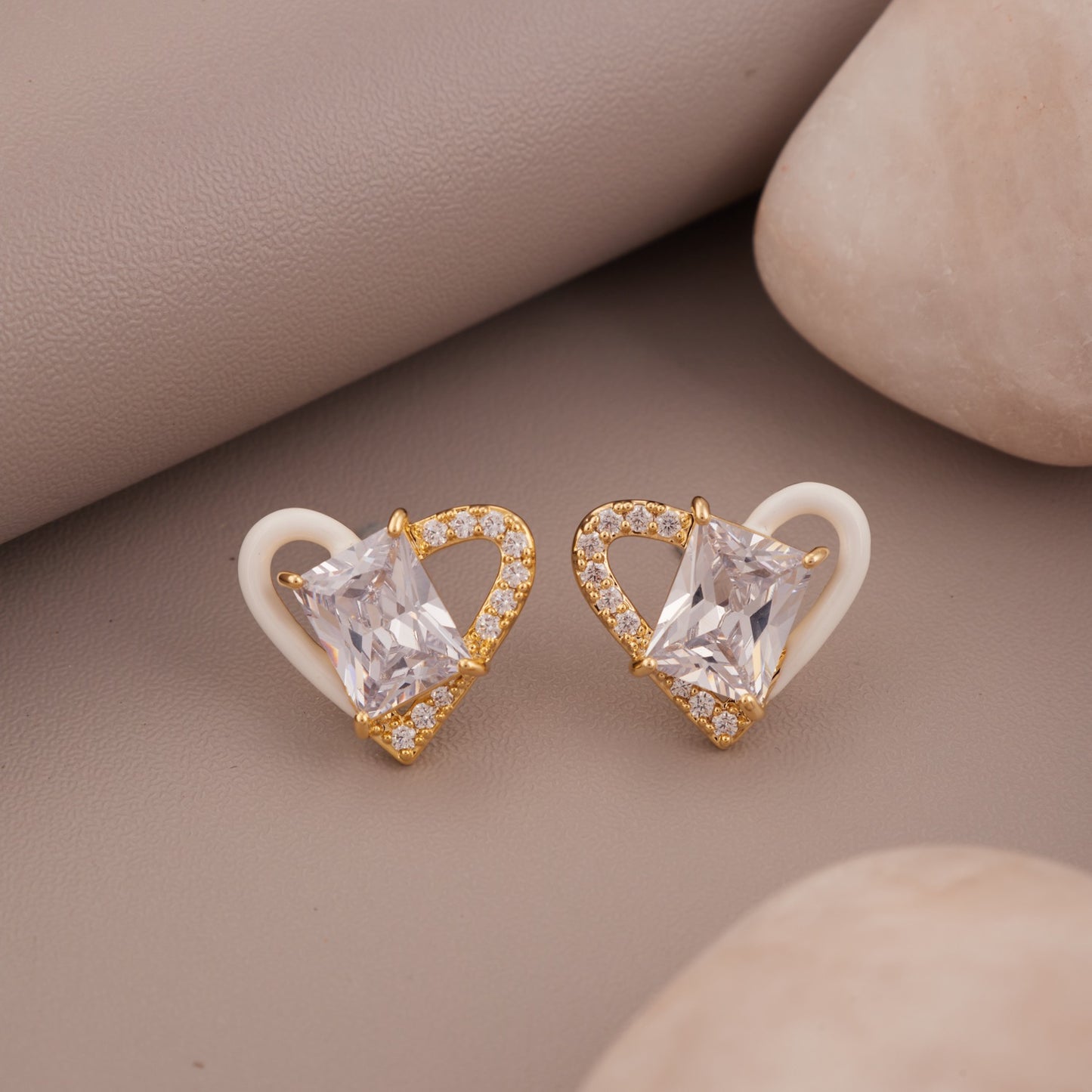 Gold & Diamond Earrings – Luxurious Sophistication in Jewelry