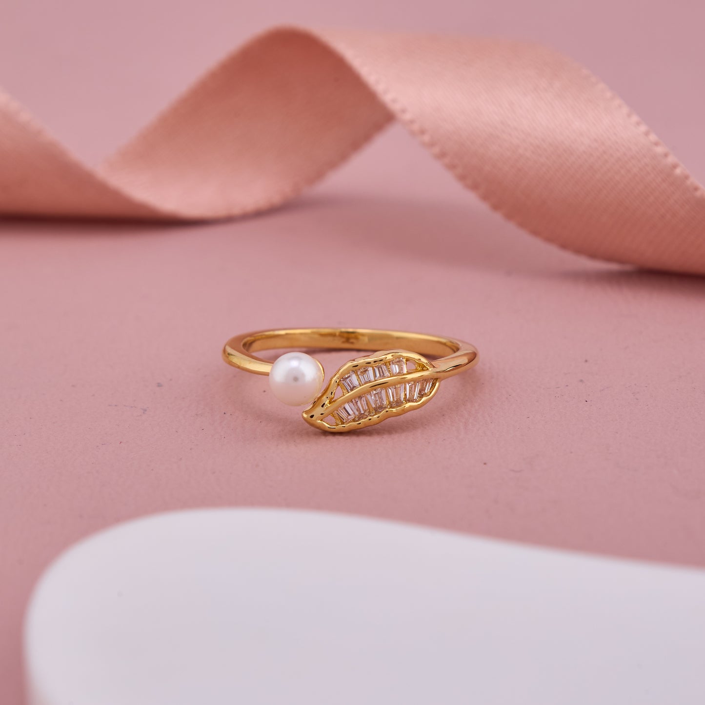 Gold Leaf Pearl Ring