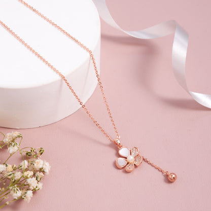 Elegant Floral Pendant Necklace for Refined Style