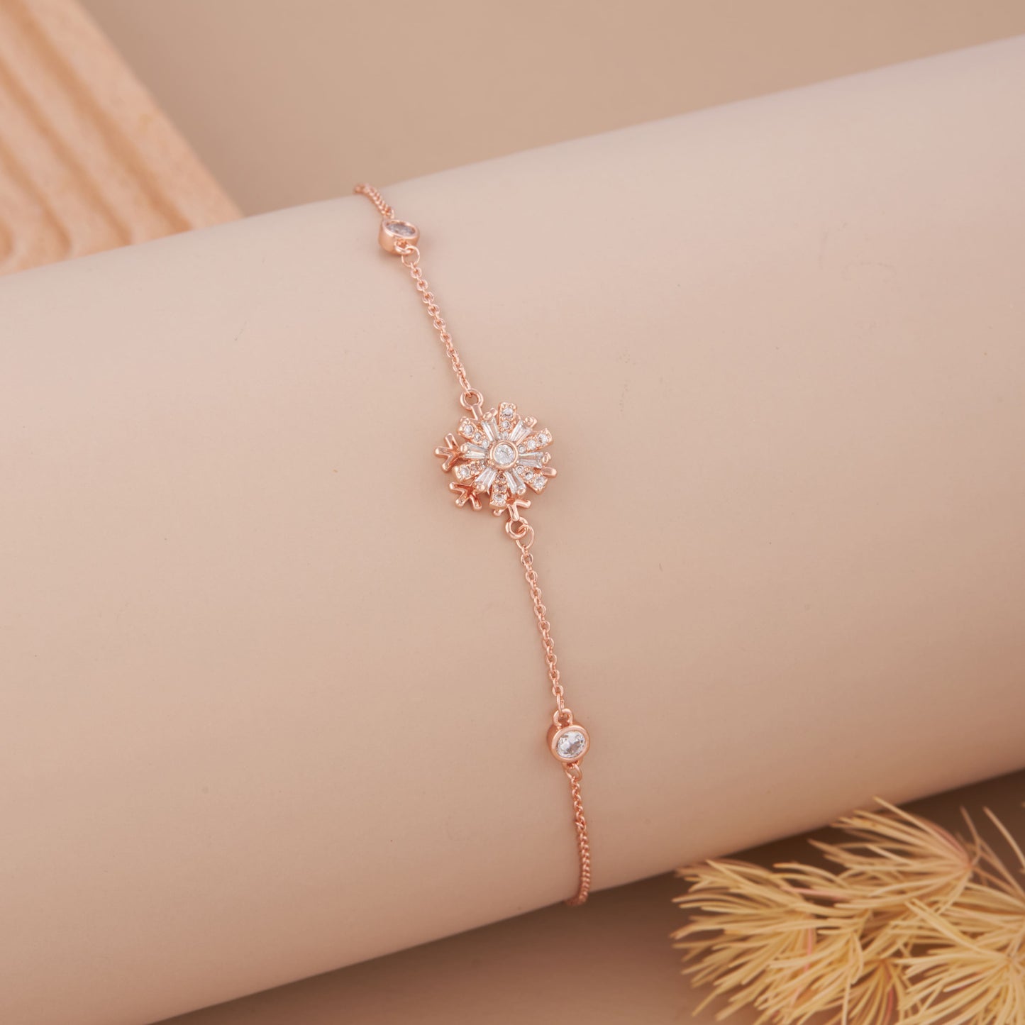 Luxurious Gold Bracelet for Stylish Appeal