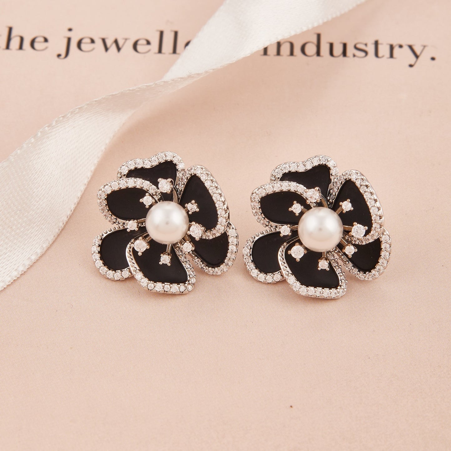 Sophisticated Pearl and Diamond Earrings A Luxurious Fashion Statement