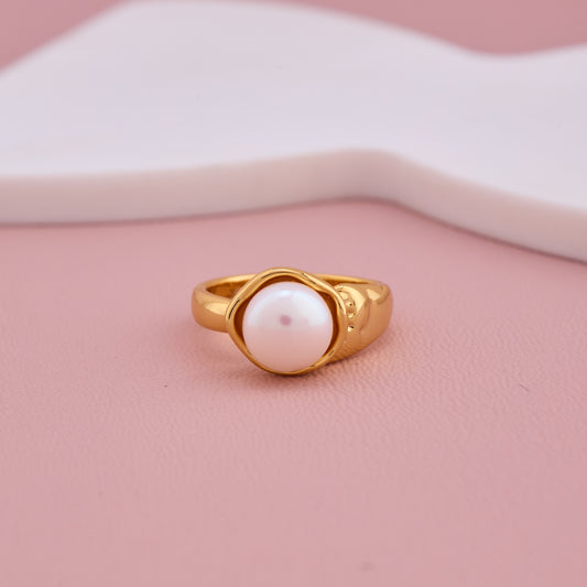 Gold Ring with Classic White Pearl Center