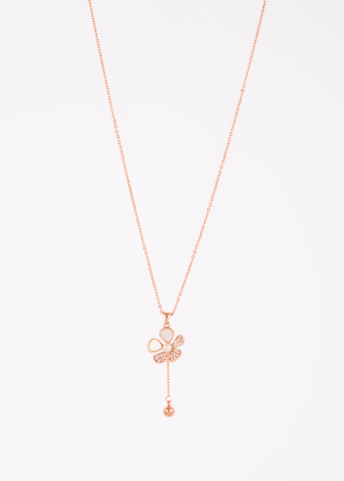 Elegant Floral Pendant Necklace for Refined Style