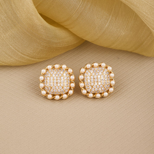 Luxurious Gold Earrings with Diamonds & Pearls