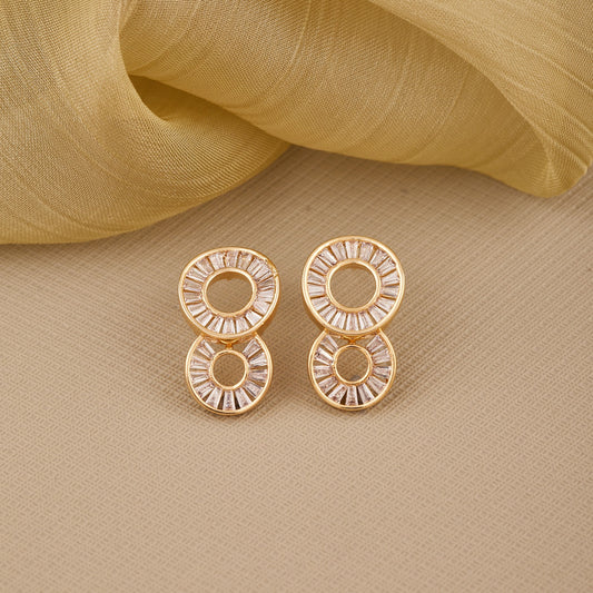 Elegant Gold Earrings with Sparkling Diamonds