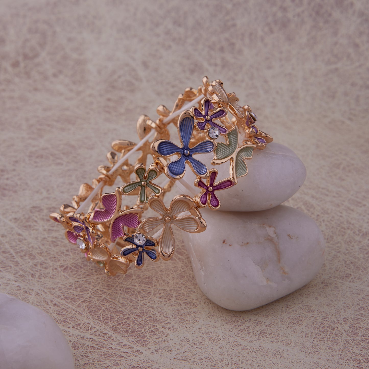 Display-Style Fashion Bracelet Ideal for Gifting & Events