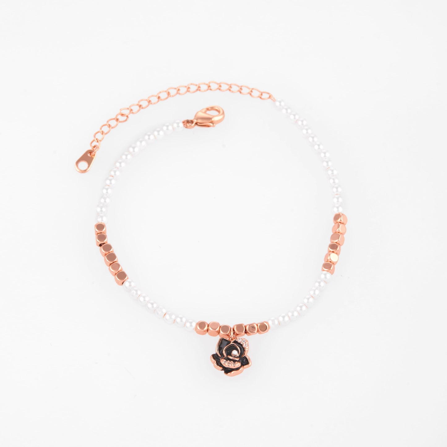 Fashion Bracelet Highlighting Elegant Design