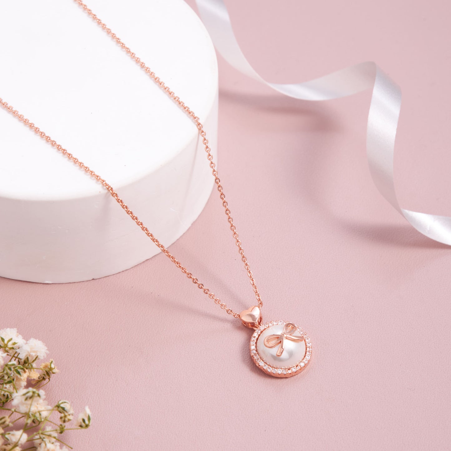 Intricate Floral Pendant Necklace