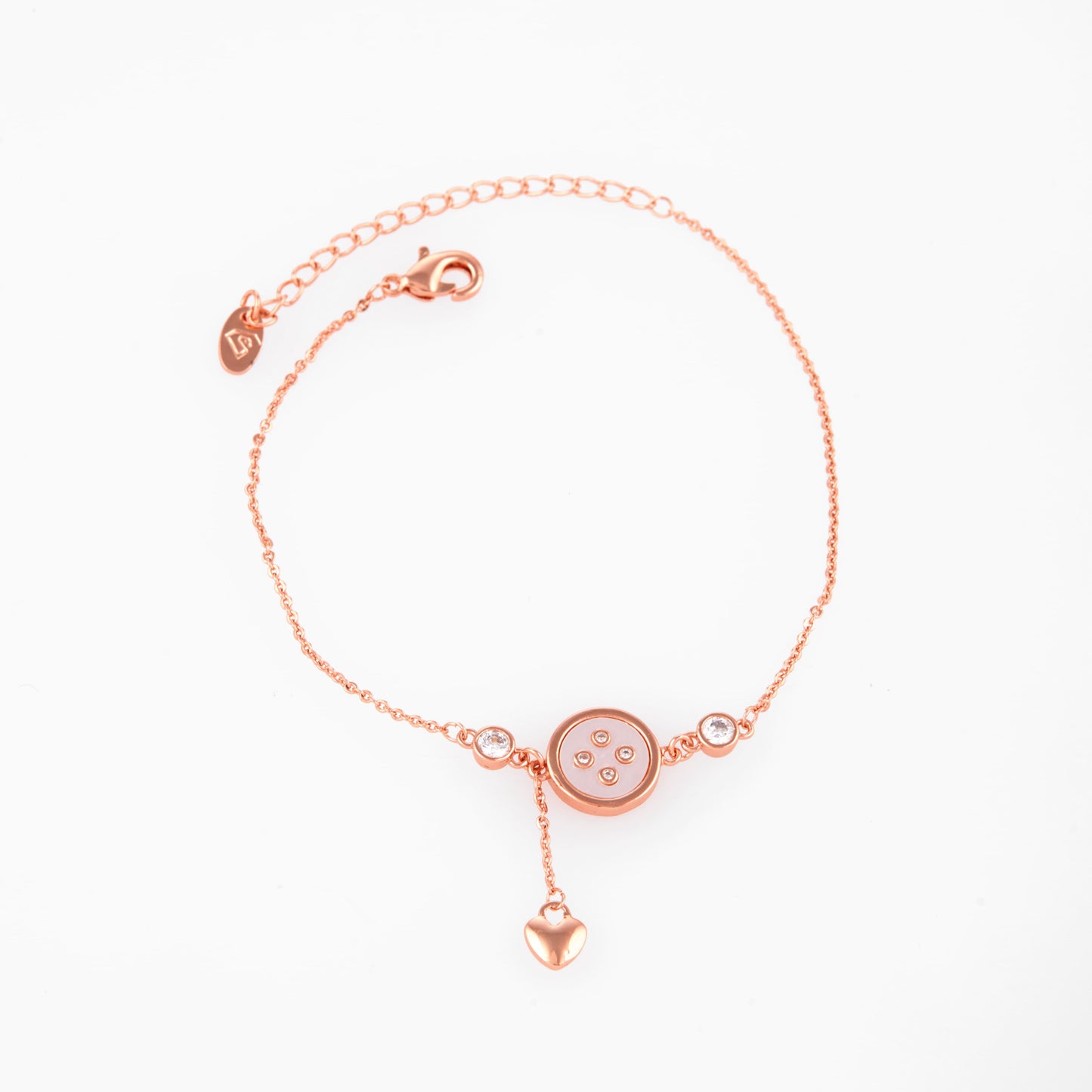 Luxurious Gold Bracelet with Stylish Appeal