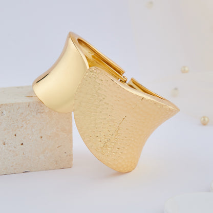 Runway Radiance Gold Bracelet