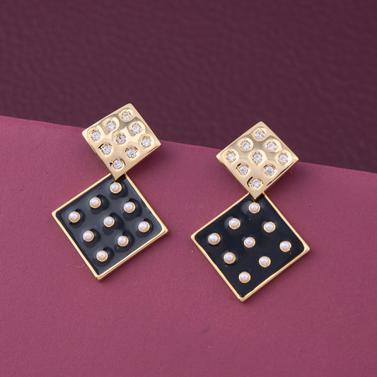 Harvest Glamour Diamond Earrings with Wheat Motif