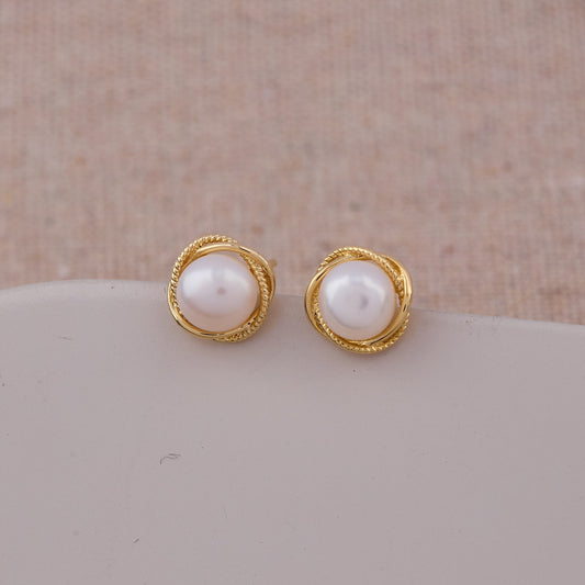 Gold Circular Earrings with Pearls