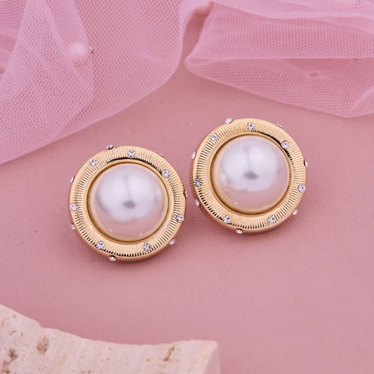 Classic Gold Earrings with Pearls