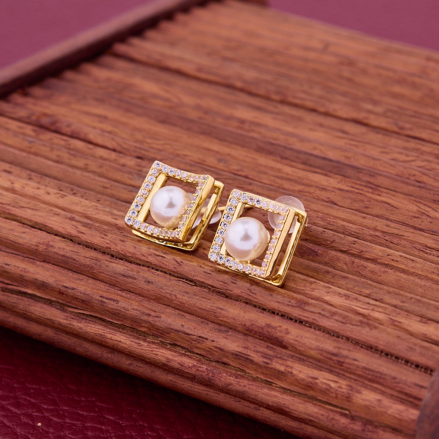 Timeless Grace Gold, Diamond & Pearl Earrings
