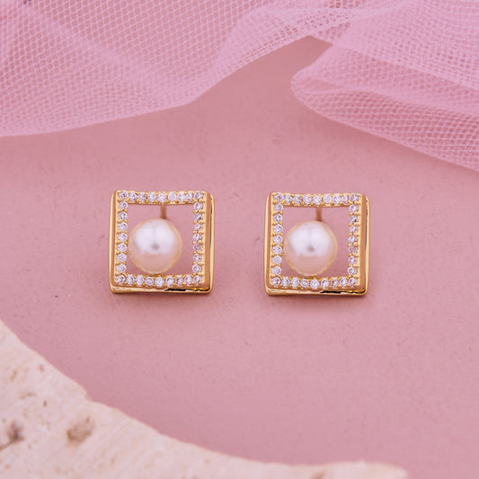 Timeless Grace Gold, Diamond & Pearl Earrings