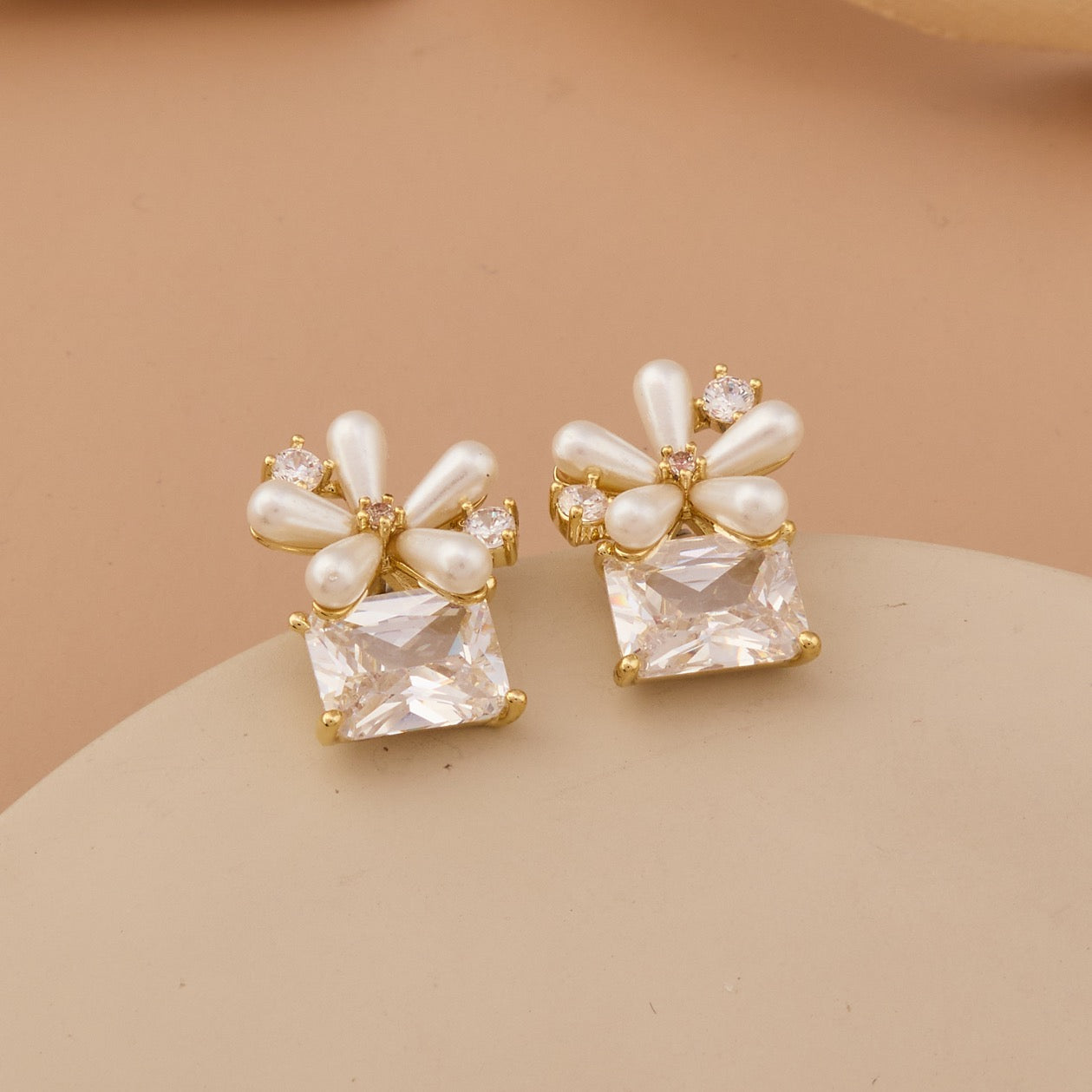 Diamond and Pearl Earrings Elegant Sophistication